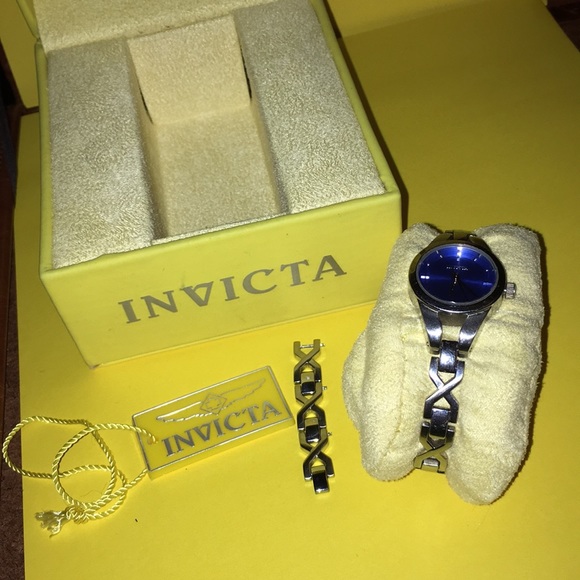 Ladies Invicta watch EUC ♥️ blue face - Picture 2 of 7